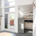 Pakhuis Aan De Zaan Apartment